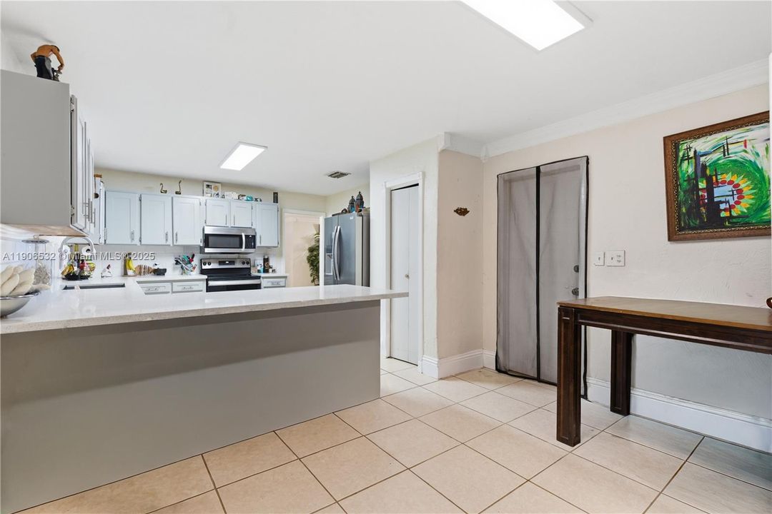 For Sale: $1,195,000 (3 beds, 2 baths, 1960 Square Feet)