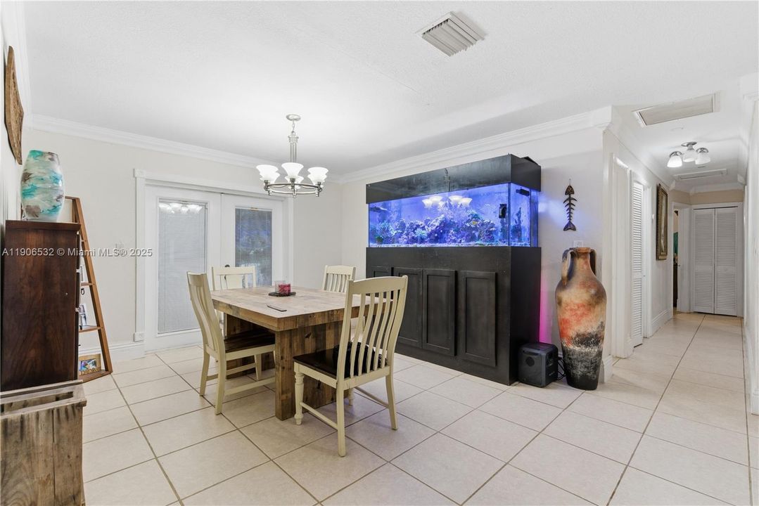 For Sale: $1,195,000 (3 beds, 2 baths, 1960 Square Feet)