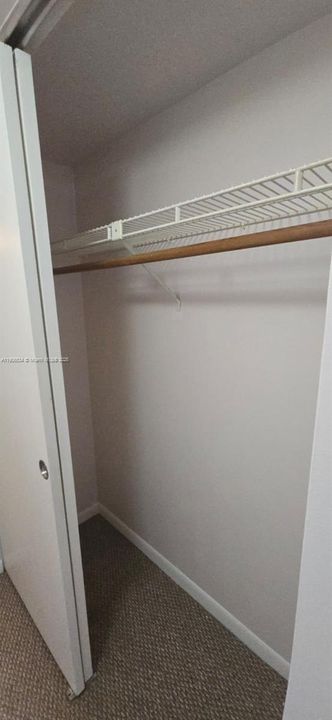 Под контрактом: $1,400 (1 спален, 1 ванн, 835 Квадратных фут)