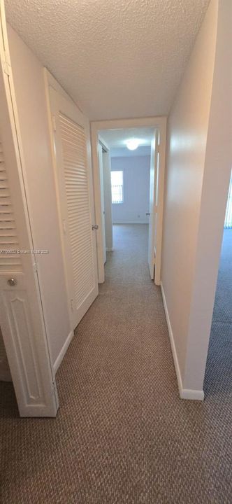 Под контрактом: $1,400 (1 спален, 1 ванн, 835 Квадратных фут)