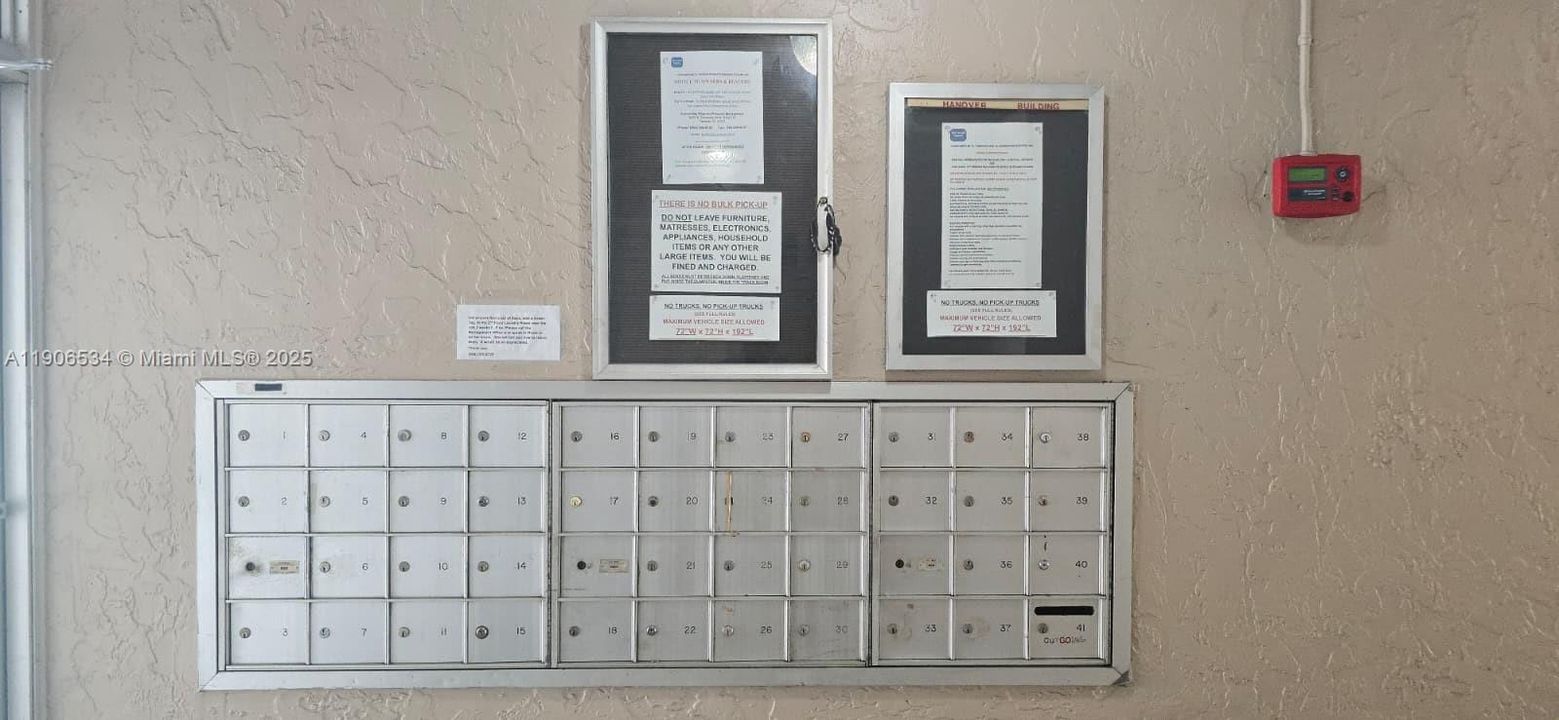 Под контрактом: $1,400 (1 спален, 1 ванн, 835 Квадратных фут)