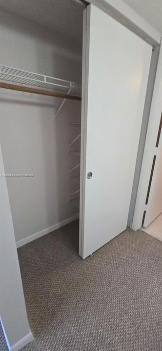 Под контрактом: $1,400 (1 спален, 1 ванн, 835 Квадратных фут)