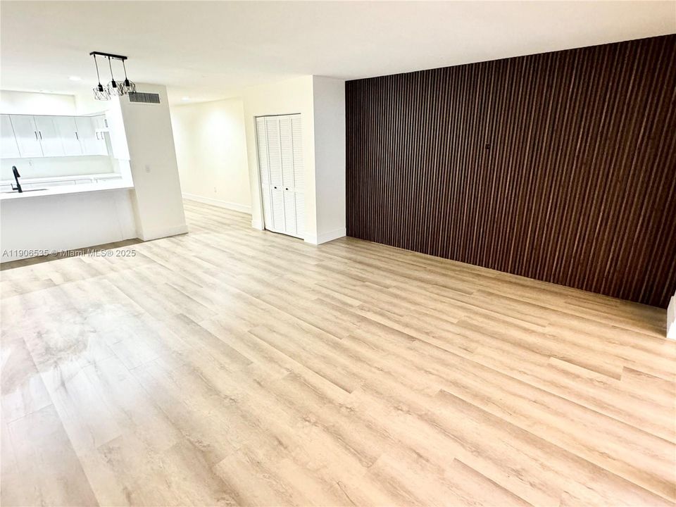 Active With Contract: $3,150 (2 beds, 2 baths, 1275 Square Feet)