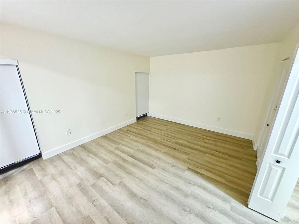 Active With Contract: $3,150 (2 beds, 2 baths, 1275 Square Feet)
