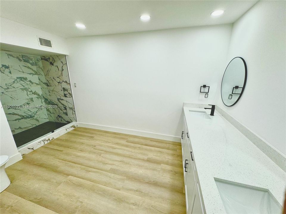 Active With Contract: $3,150 (2 beds, 2 baths, 1275 Square Feet)