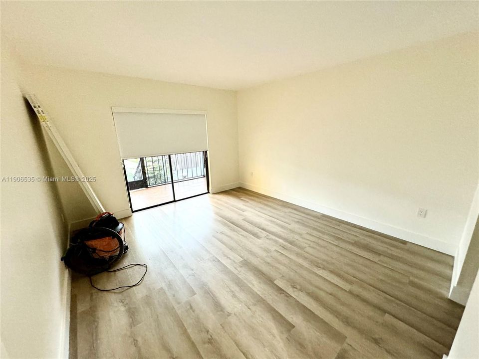 Active With Contract: $3,150 (2 beds, 2 baths, 1275 Square Feet)