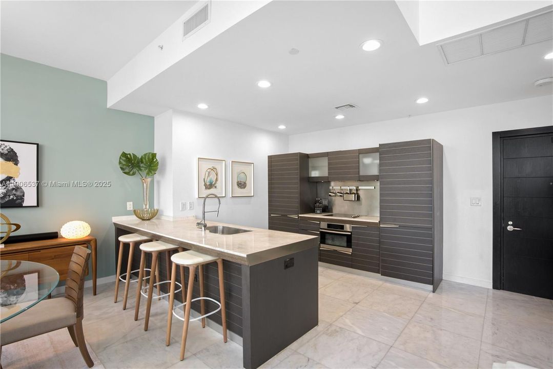 Active With Contract: $8,450 (2 beds, 2 baths, 1430 Square Feet)