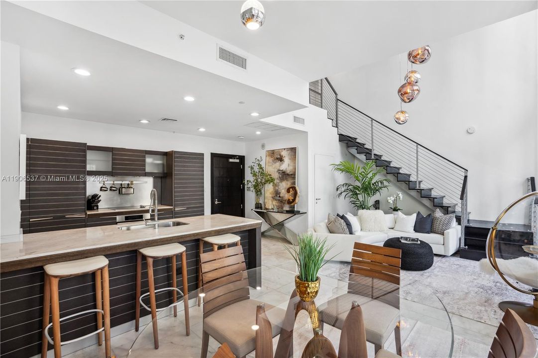 Active With Contract: $8,450 (2 beds, 2 baths, 1430 Square Feet)