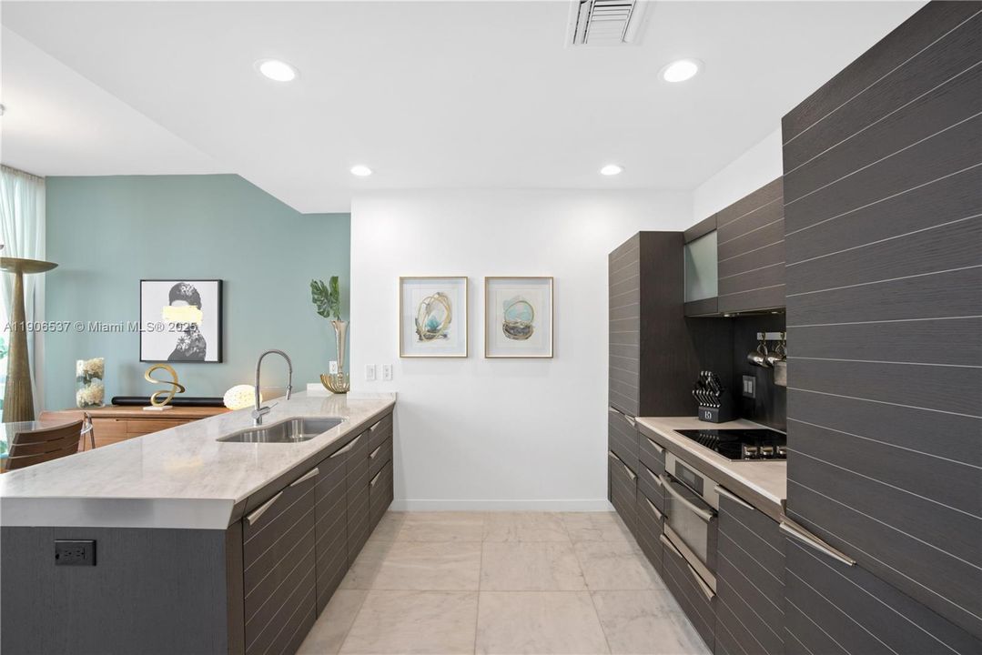 Active With Contract: $8,450 (2 beds, 2 baths, 1430 Square Feet)