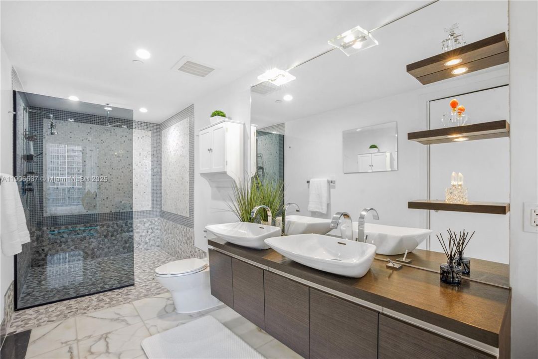 Active With Contract: $8,450 (2 beds, 2 baths, 1430 Square Feet)