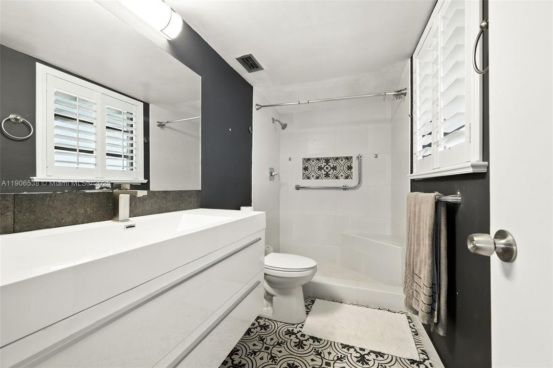 For Rent: $3,250 (3 beds, 3 baths, 1906 Square Feet)