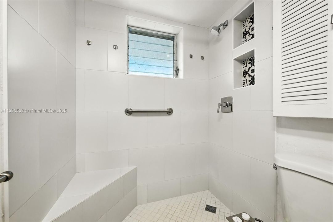 For Rent: $3,250 (3 beds, 3 baths, 1906 Square Feet)