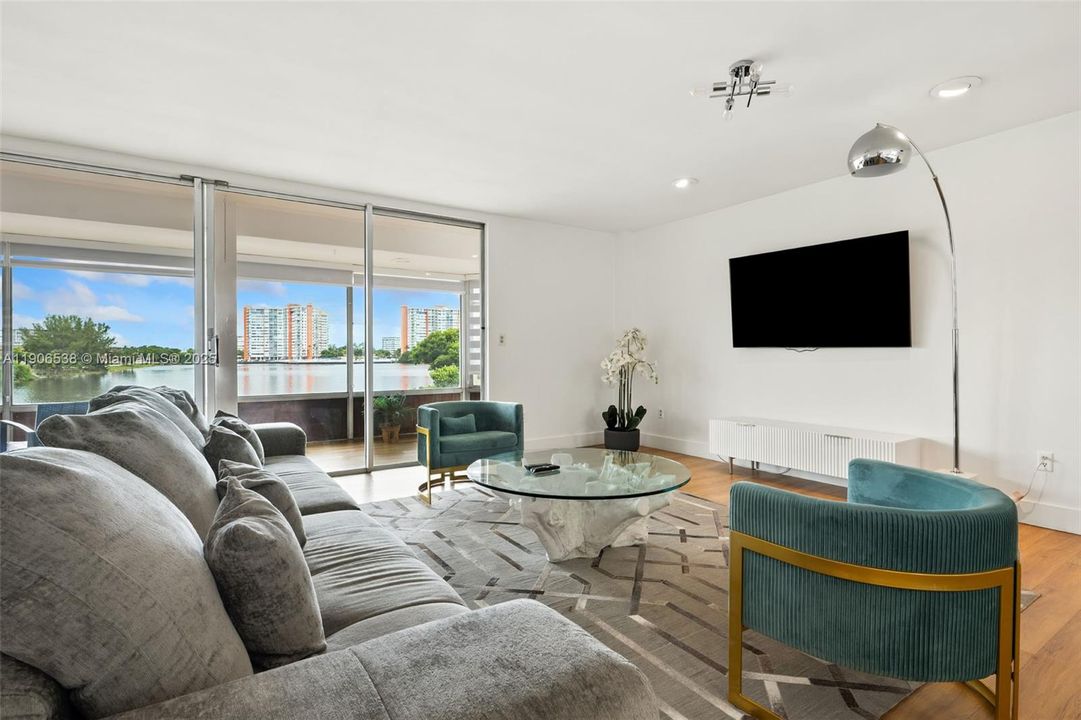 For Rent: $3,250 (3 beds, 3 baths, 1906 Square Feet)