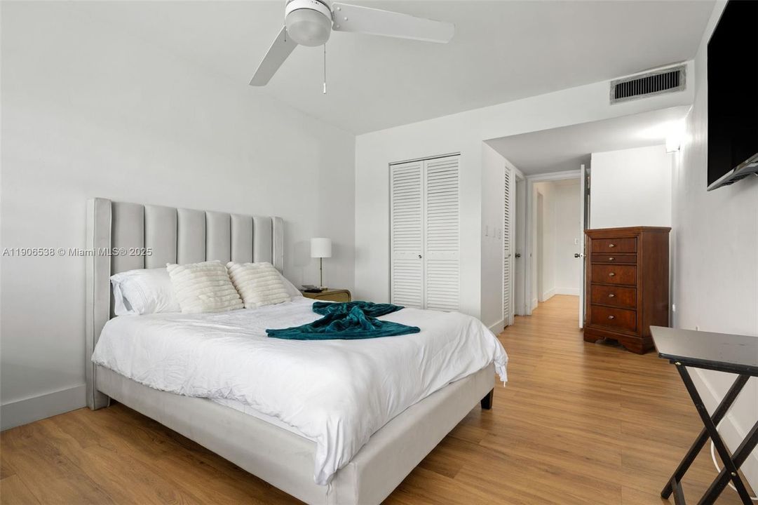 For Rent: $3,250 (3 beds, 3 baths, 1906 Square Feet)