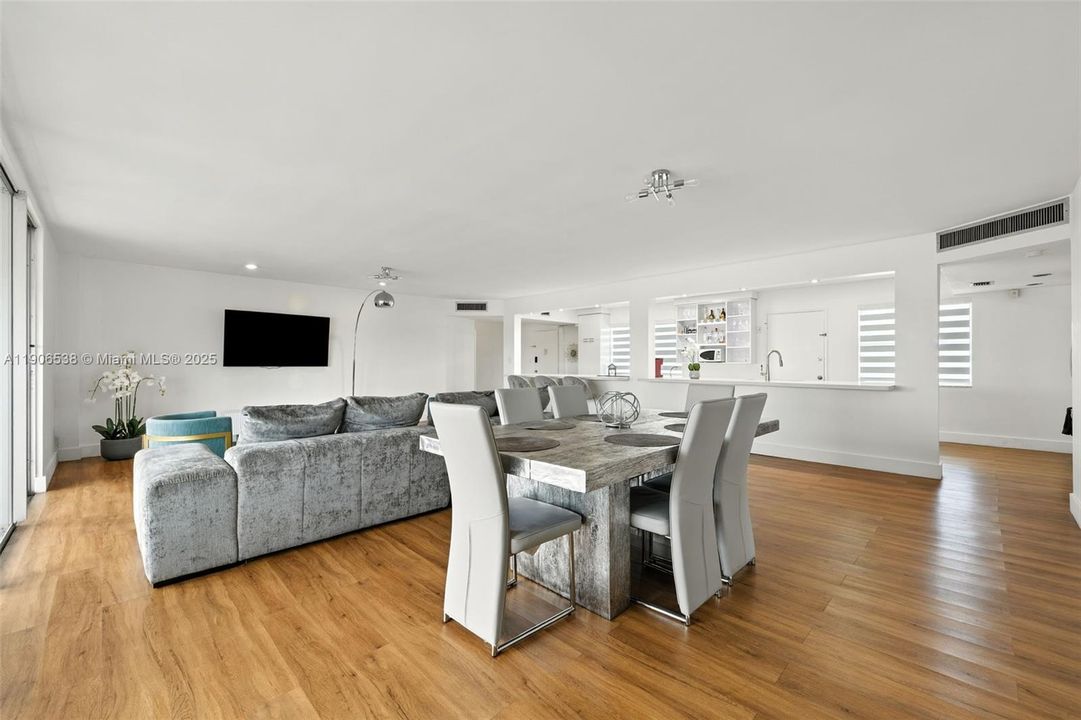 For Rent: $3,250 (3 beds, 3 baths, 1906 Square Feet)