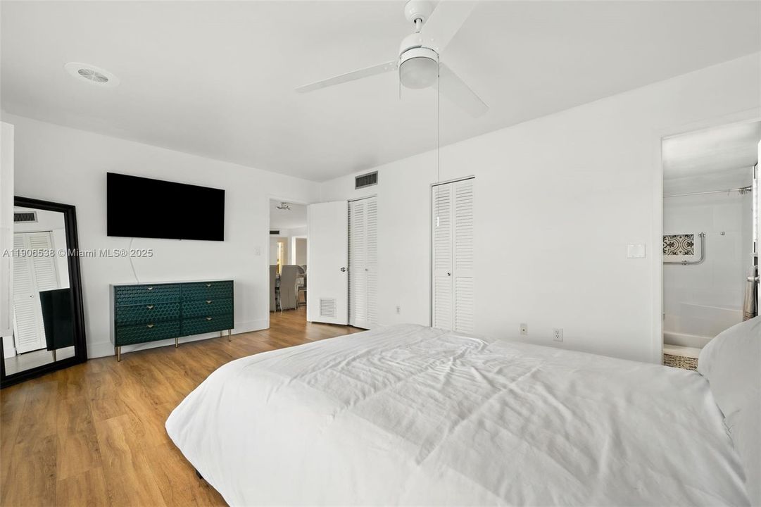 For Rent: $3,250 (3 beds, 3 baths, 1906 Square Feet)