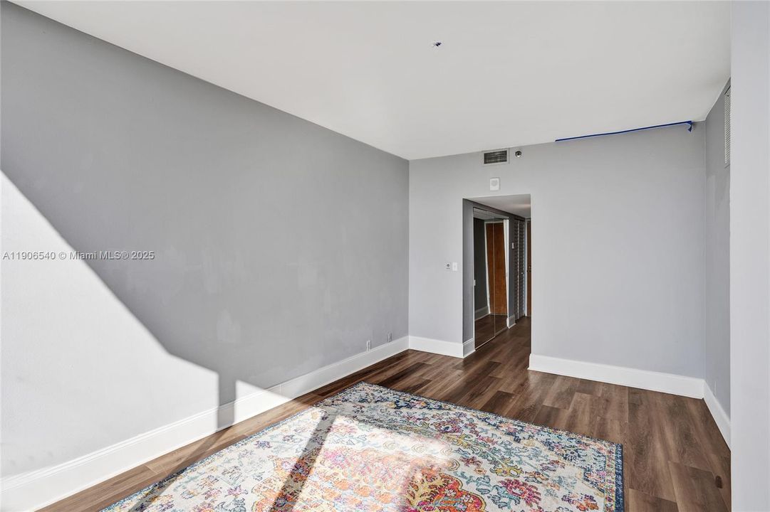 For Sale: $449,000 (2 beds, 2 baths, 1030 Square Feet)