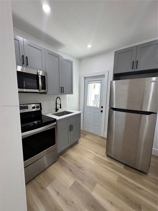 Active With Contract: $2,300 (2 beds, 2 baths, 3836 Square Feet)