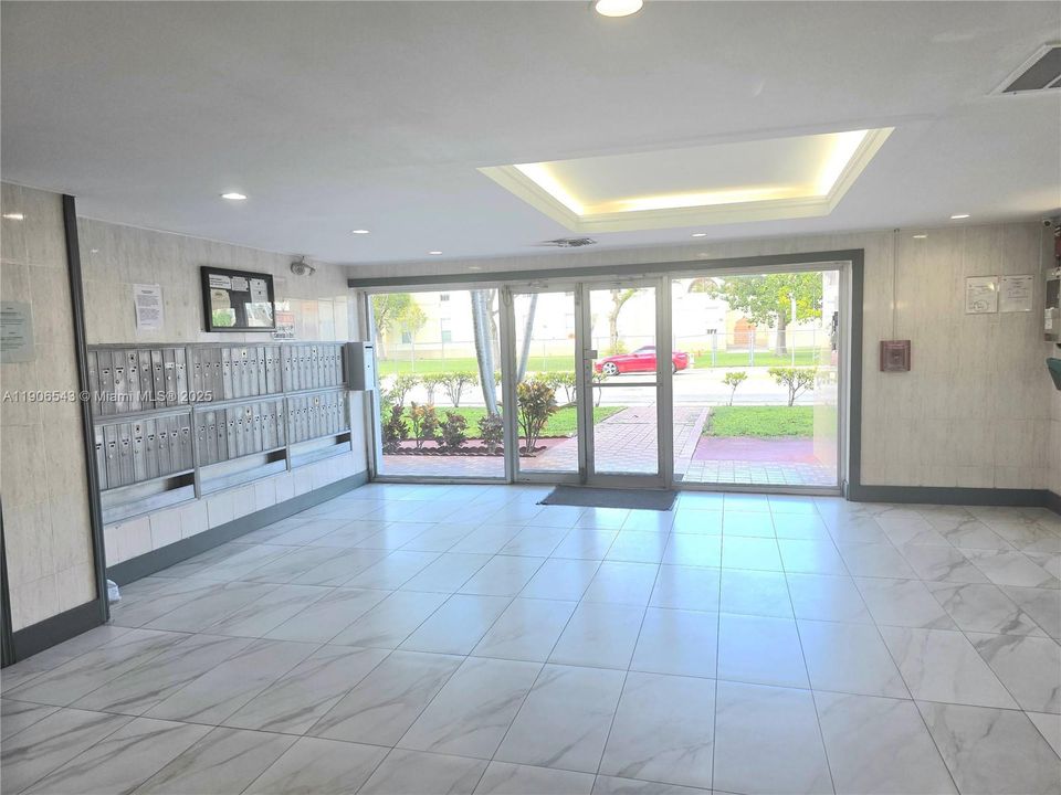 Под контрактом: $1,600 (1 спален, 1 ванн, 820 Квадратных фут)