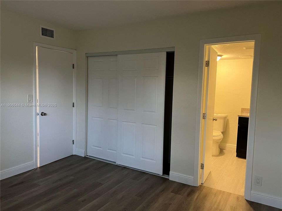 Недавно арендовано: $2,000 (2 спален, 2 ванн, 920 Квадратных фут)