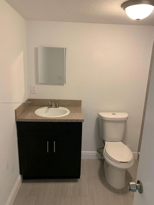 Недавно арендовано: $2,000 (2 спален, 2 ванн, 920 Квадратных фут)