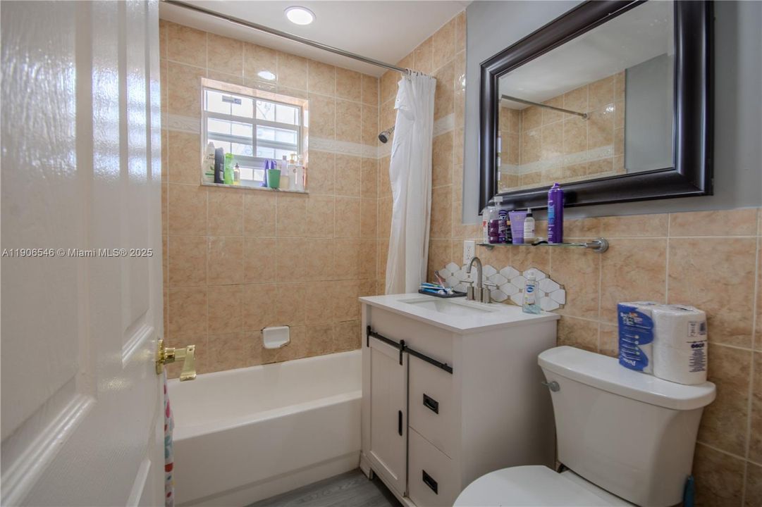 Bathroom in 2 Bed