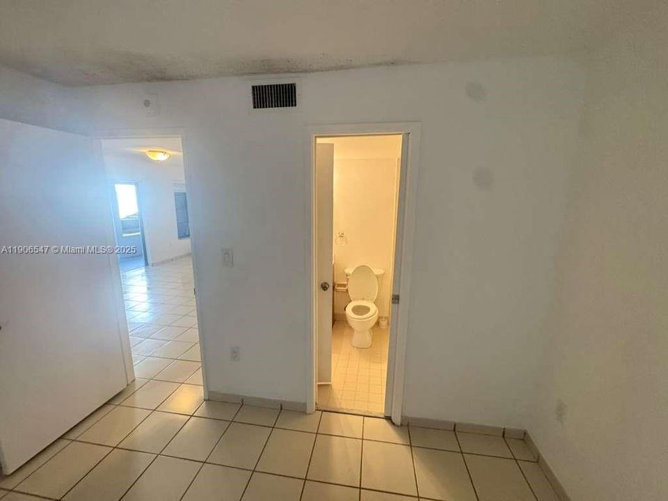 出租: $2,450 (2 贝兹, 2 浴室, 965 平方英尺)