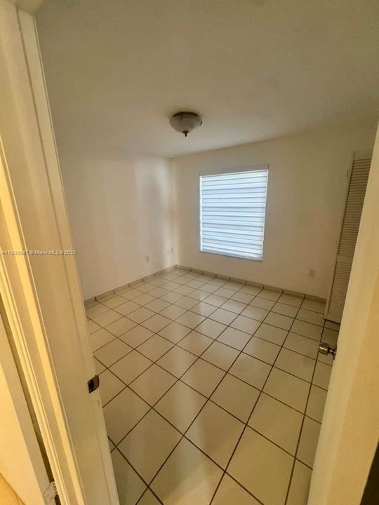 出租: $2,450 (2 贝兹, 2 浴室, 965 平方英尺)