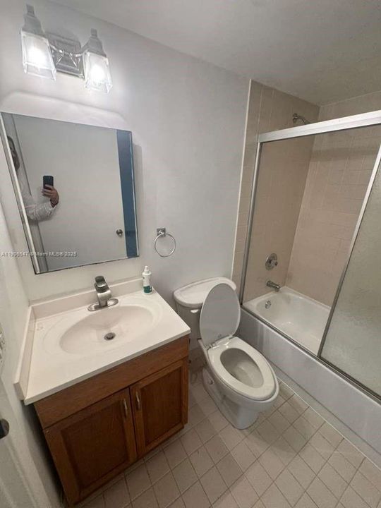 出租: $2,450 (2 贝兹, 2 浴室, 965 平方英尺)