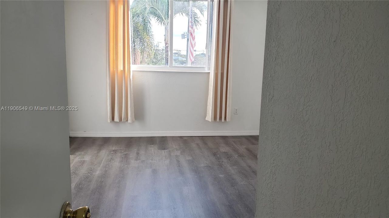 Recently Rented: $1,700 (1 beds, 1 baths, 710 Square Feet)