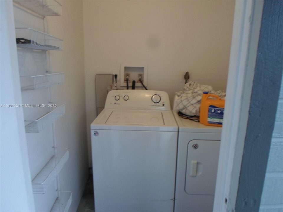 For Rent: $2,100 (2 beds, 2 baths, 1065 Square Feet)