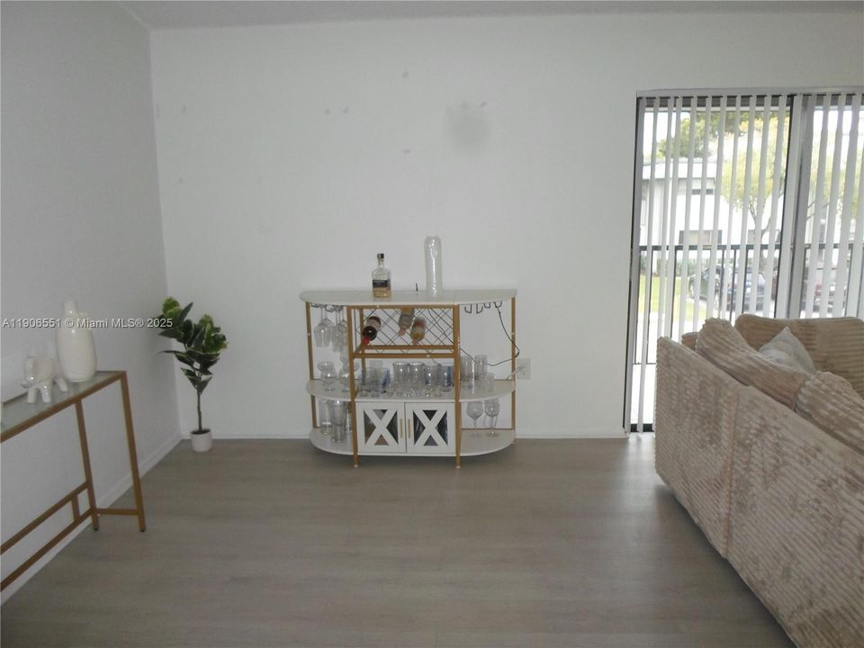 For Rent: $2,100 (2 beds, 2 baths, 1065 Square Feet)