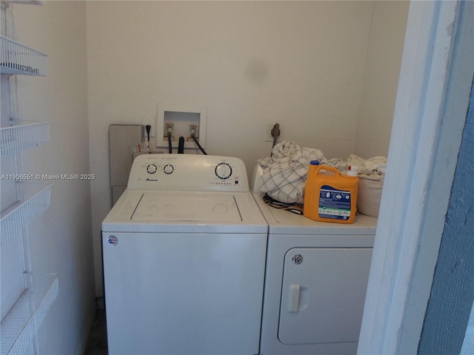 For Rent: $2,100 (2 beds, 2 baths, 1065 Square Feet)