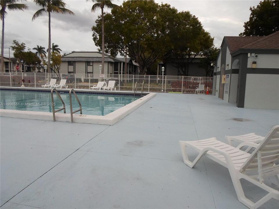 For Rent: $2,100 (2 beds, 2 baths, 1065 Square Feet)