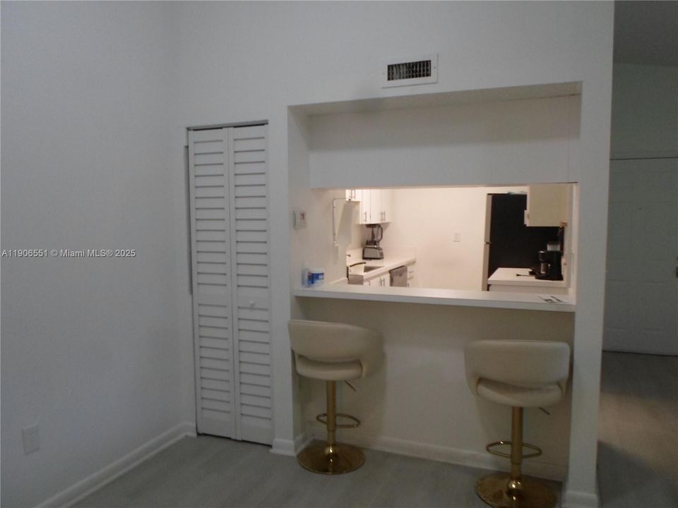 For Rent: $2,100 (2 beds, 2 baths, 1065 Square Feet)