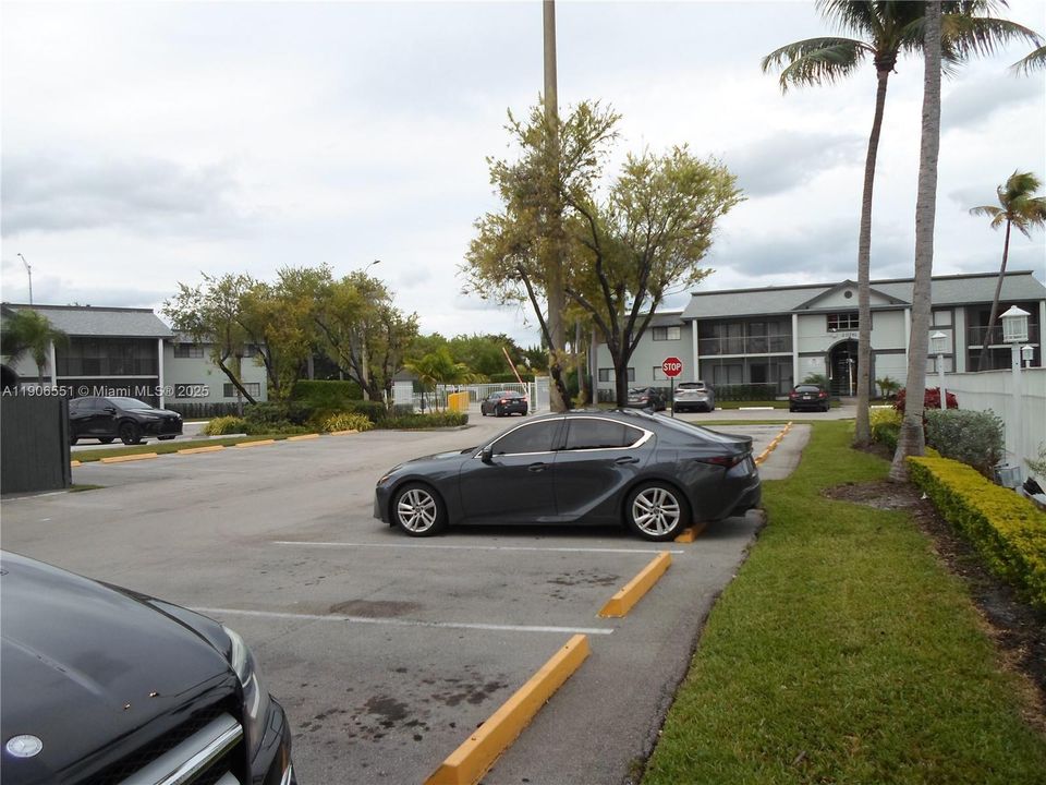 For Rent: $2,100 (2 beds, 2 baths, 1065 Square Feet)