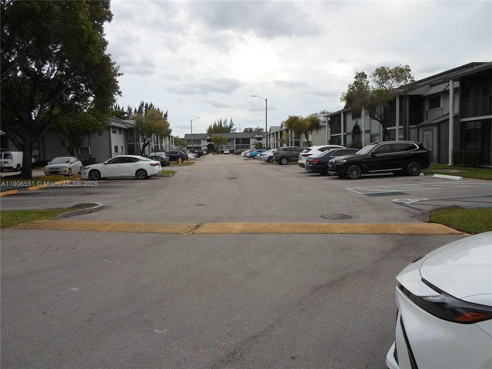 For Rent: $2,100 (2 beds, 2 baths, 1065 Square Feet)