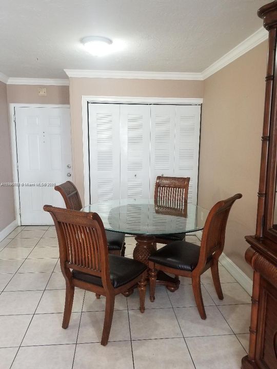 For Rent: $2,300 (2 beds, 2 baths, 984 Square Feet)