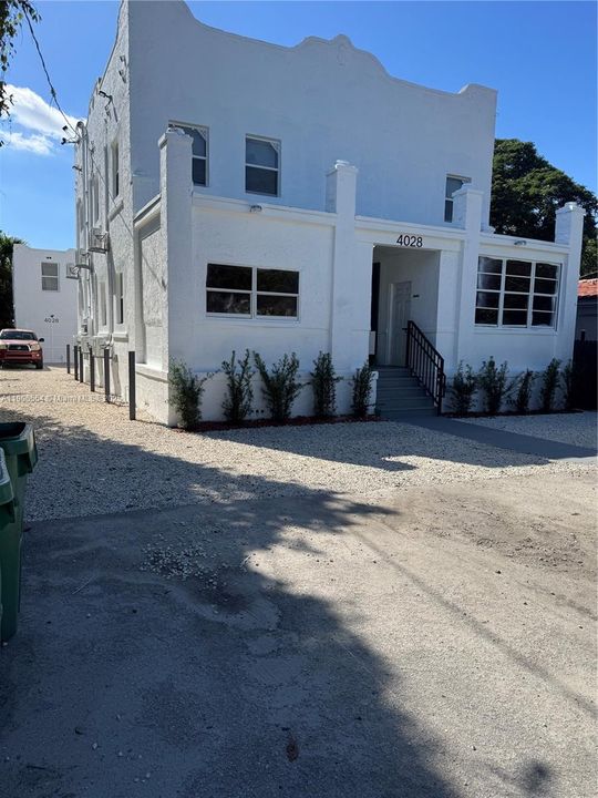 Recently Rented: $2,200 (2 beds, 1 baths, 3836 Square Feet)