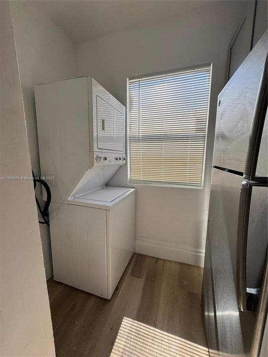 Recently Rented: $2,200 (2 beds, 1 baths, 3836 Square Feet)