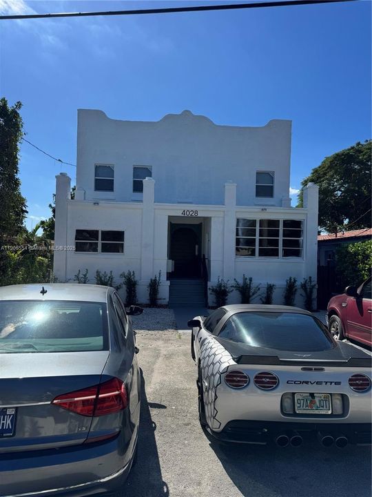 Recently Rented: $2,200 (2 beds, 1 baths, 3836 Square Feet)