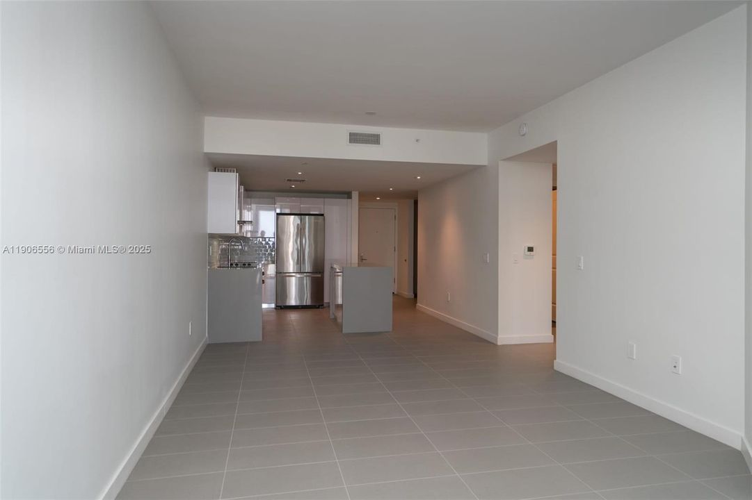Active With Contract: $3,200 (1 beds, 1 baths, 853 Square Feet)