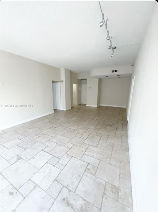 待售: $279,900 (2 贝兹, 2 浴室, 1158 平方英尺)