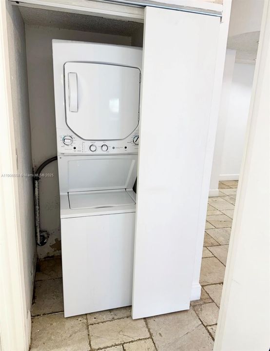 待售: $279,900 (2 贝兹, 2 浴室, 1158 平方英尺)