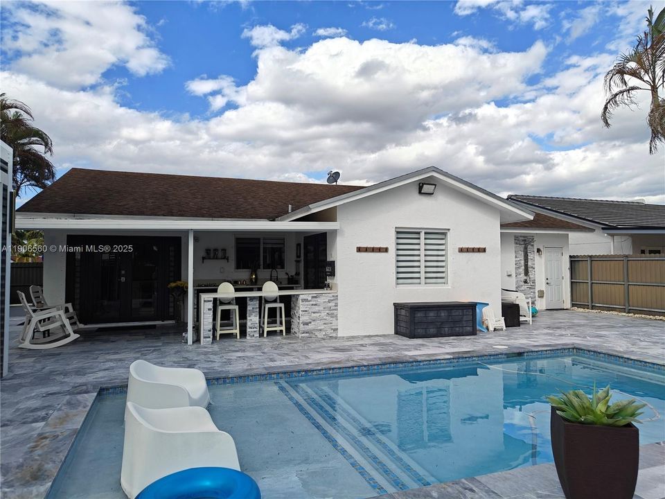 For Sale: $760,000 (3 beds, 2 baths, 1564 Square Feet)