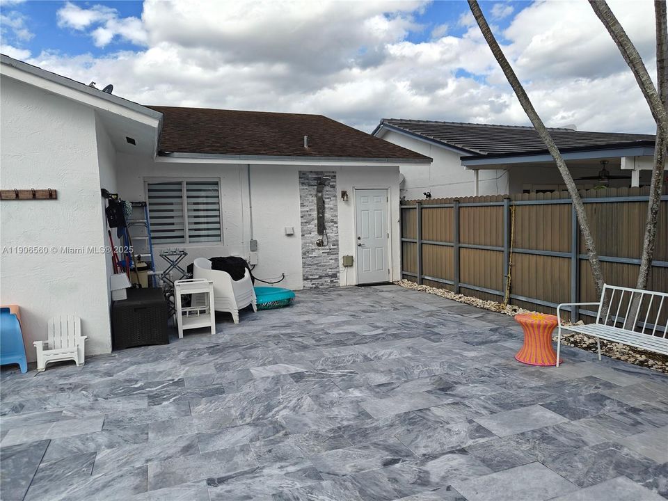 For Sale: $760,000 (3 beds, 2 baths, 1564 Square Feet)