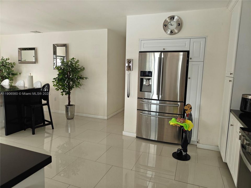 For Sale: $760,000 (3 beds, 2 baths, 1564 Square Feet)