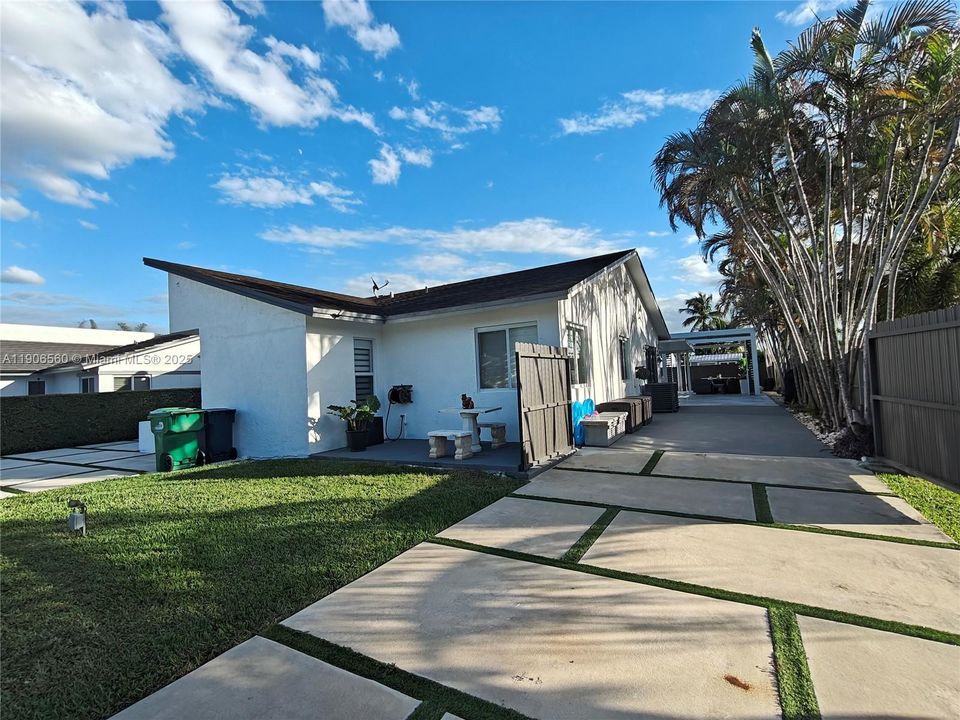 For Sale: $760,000 (3 beds, 2 baths, 1564 Square Feet)