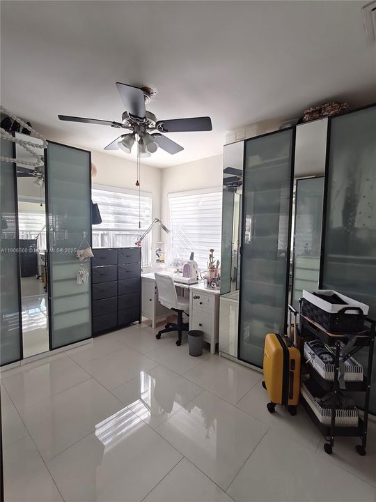 For Sale: $760,000 (3 beds, 2 baths, 1564 Square Feet)