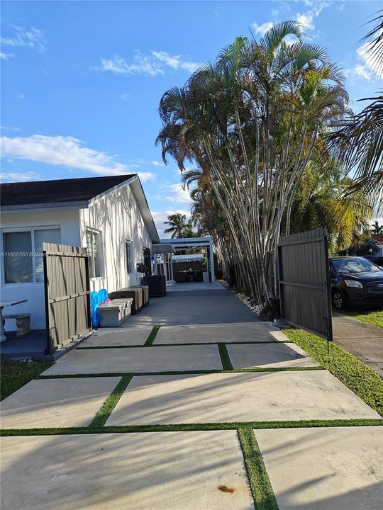 For Sale: $760,000 (3 beds, 2 baths, 1564 Square Feet)